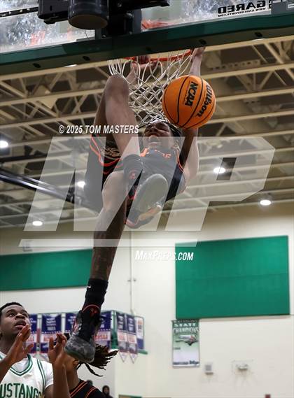 Thumbnail 1 in Chambers @ Myers Park (NCHSAA 4A Quarterfinal) photogallery.