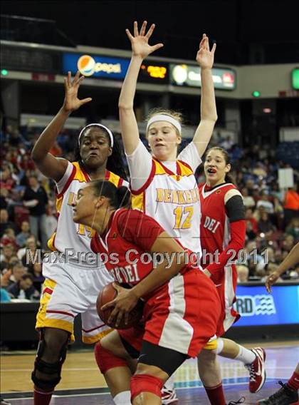 Thumbnail 2 in Berkeley vs. Mater Dei (CIF State D1 Final) photogallery.