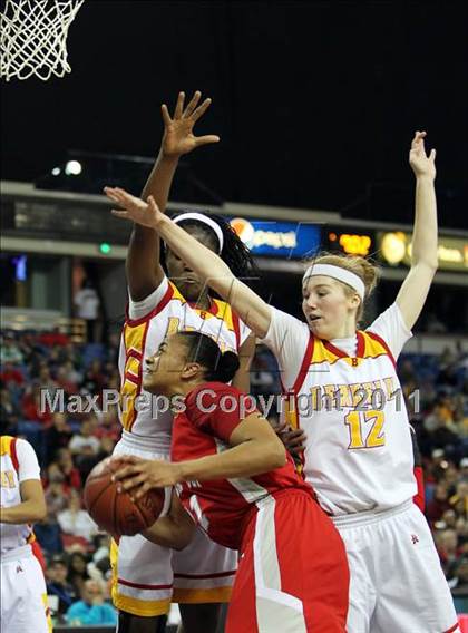 Thumbnail 3 in Berkeley vs. Mater Dei (CIF State D1 Final) photogallery.