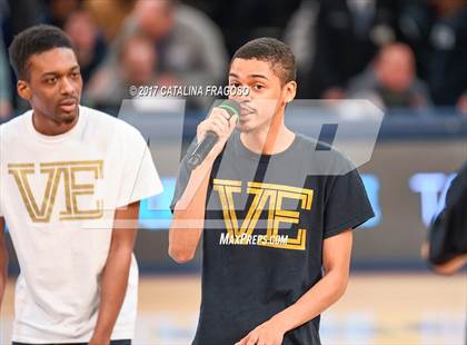 Thumbnail 2 in Lincoln vs Jefferson (PSAL AA Final) photogallery.