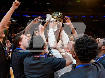 Thumbnail 3 in Lincoln vs Jefferson (PSAL AA Final) photogallery.