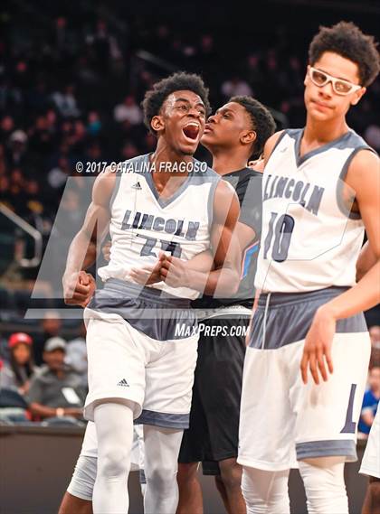 Thumbnail 2 in Lincoln vs Jefferson (PSAL AA Final) photogallery.