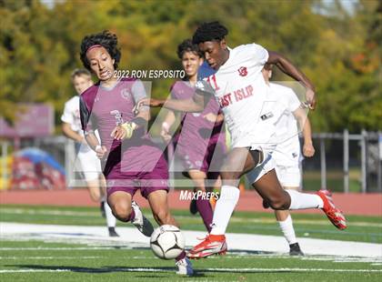 Thumbnail 3 in East Hampton vs East Islip (Suffolk County Section XI Quarter Final) photogallery.