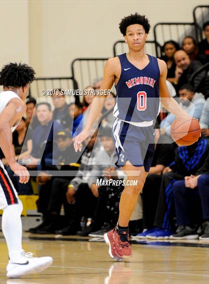 Thumbnail 1 in San Joaquin Memorial vs. Salesian College Preparatory (Crush in the Valley) photogallery.
