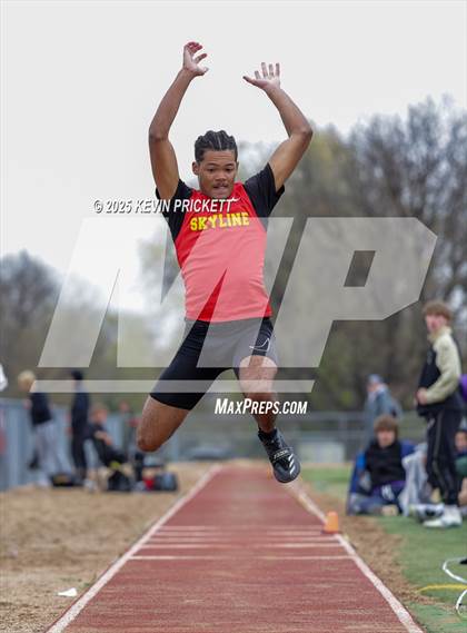 Thumbnail 2 in Longmont Invite Track and Field 2025 (Field) photogallery.