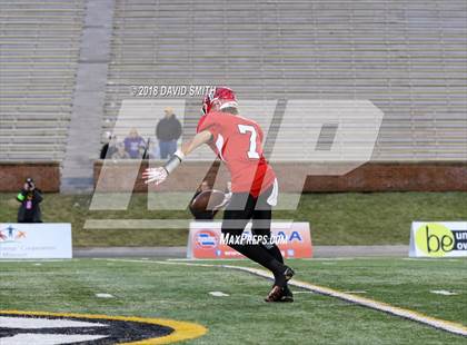 Thumbnail 2 in Hayti vs. Lincoln (MSHSAA Class 1 Show-Me Bowl) photogallery.