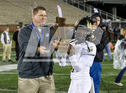 Thumbnail 1 in Hayti vs. Lincoln (MSHSAA Class 1 Show-Me Bowl) photogallery.