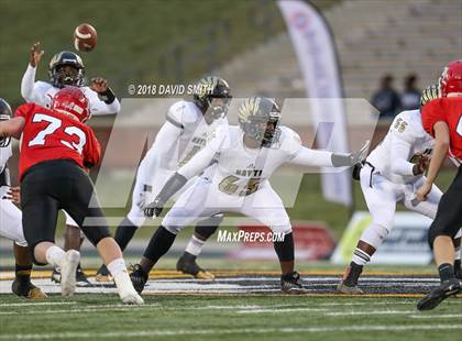 Thumbnail 2 in Hayti vs. Lincoln (MSHSAA Class 1 Show-Me Bowl) photogallery.