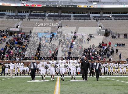 Thumbnail 3 in Hayti vs. Lincoln (MSHSAA Class 1 Show-Me Bowl) photogallery.