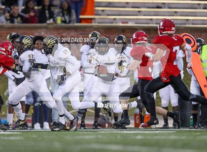 Thumbnail 3 in Hayti vs. Lincoln (MSHSAA Class 1 Show-Me Bowl) photogallery.