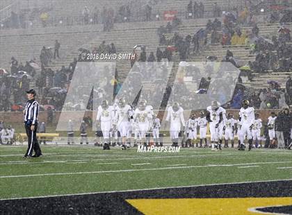 Thumbnail 1 in Hayti vs. Lincoln (MSHSAA Class 1 Show-Me Bowl) photogallery.
