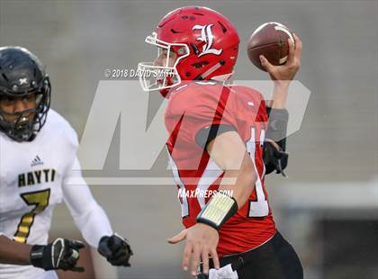 Thumbnail 2 in Hayti vs. Lincoln (MSHSAA Class 1 Show-Me Bowl) photogallery.