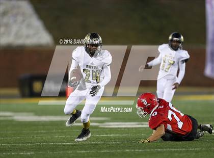 Thumbnail 2 in Hayti vs. Lincoln (MSHSAA Class 1 Show-Me Bowl) photogallery.
