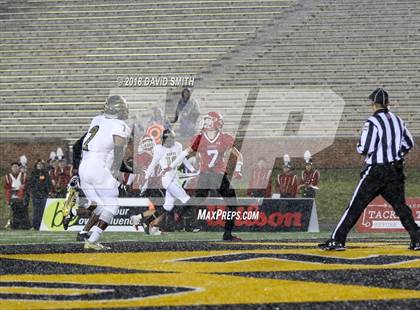 Thumbnail 1 in Hayti vs. Lincoln (MSHSAA Class 1 Show-Me Bowl) photogallery.