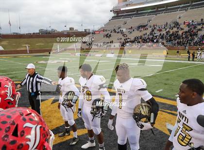 Thumbnail 3 in Hayti vs. Lincoln (MSHSAA Class 1 Show-Me Bowl) photogallery.