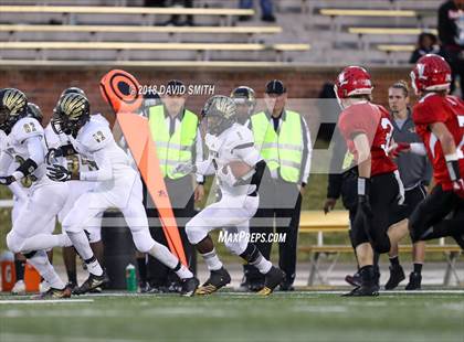 Thumbnail 2 in Hayti vs. Lincoln (MSHSAA Class 1 Show-Me Bowl) photogallery.