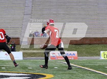 Thumbnail 3 in Hayti vs. Lincoln (MSHSAA Class 1 Show-Me Bowl) photogallery.