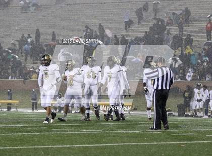 Thumbnail 2 in Hayti vs. Lincoln (MSHSAA Class 1 Show-Me Bowl) photogallery.
