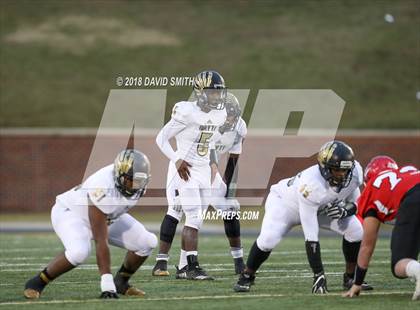 Thumbnail 3 in Hayti vs. Lincoln (MSHSAA Class 1 Show-Me Bowl) photogallery.