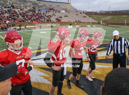 Thumbnail 1 in Hayti vs. Lincoln (MSHSAA Class 1 Show-Me Bowl) photogallery.