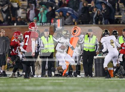 Thumbnail 2 in Hayti vs. Lincoln (MSHSAA Class 1 Show-Me Bowl) photogallery.