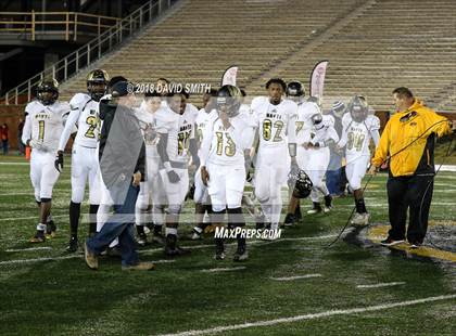 Thumbnail 1 in Hayti vs. Lincoln (MSHSAA Class 1 Show-Me Bowl) photogallery.