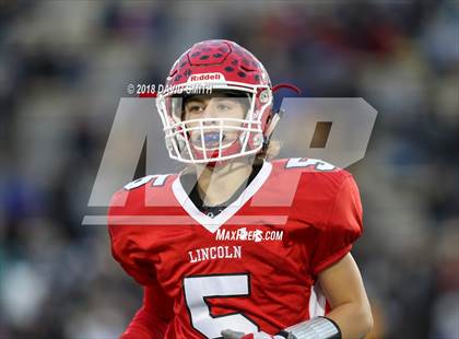 Thumbnail 3 in Hayti vs. Lincoln (MSHSAA Class 1 Show-Me Bowl) photogallery.