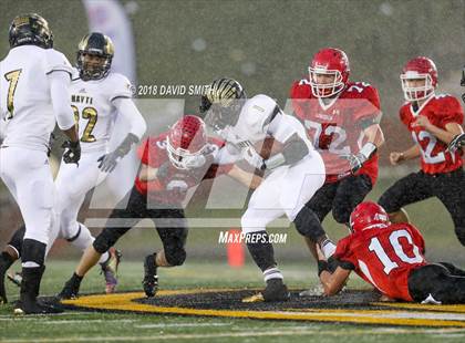 Thumbnail 2 in Hayti vs. Lincoln (MSHSAA Class 1 Show-Me Bowl) photogallery.