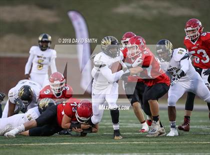 Thumbnail 2 in Hayti vs. Lincoln (MSHSAA Class 1 Show-Me Bowl) photogallery.