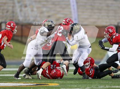 Thumbnail 2 in Hayti vs. Lincoln (MSHSAA Class 1 Show-Me Bowl) photogallery.