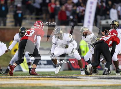 Thumbnail 3 in Hayti vs. Lincoln (MSHSAA Class 1 Show-Me Bowl) photogallery.