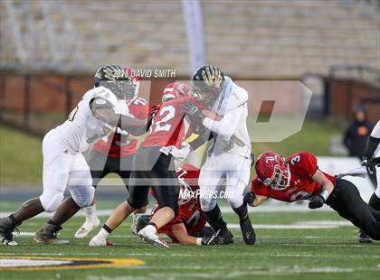 Thumbnail 2 in Hayti vs. Lincoln (MSHSAA Class 1 Show-Me Bowl) photogallery.