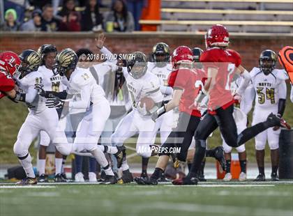 Thumbnail 1 in Hayti vs. Lincoln (MSHSAA Class 1 Show-Me Bowl) photogallery.