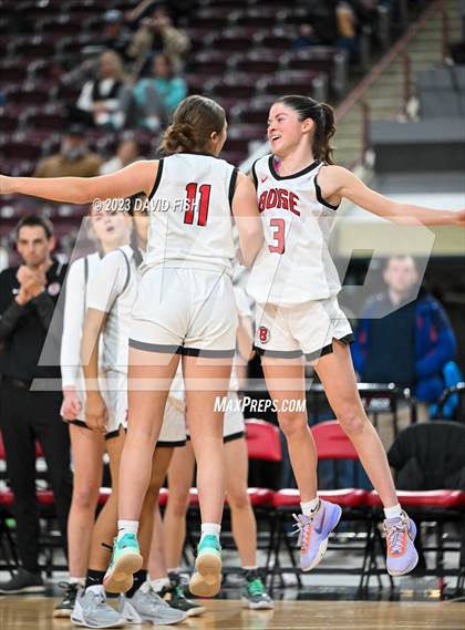 Thumbnail 1 in Boise vs. Owyhee (IHSAA 5A Quarterfinals) photogallery.