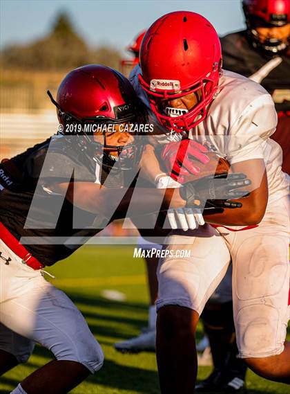 Thumbnail 2 in Freshman: Cathedral Catholic @ JSerra Catholic photogallery.