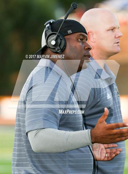 Thumbnail 2 in Calabasas High vs Dorsey High photogallery.