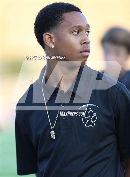 Thumbnail 3 in Calabasas High vs Dorsey High photogallery.