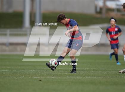 Thumbnail 1 in Roaring Fork vs. Kent Denver (CHSAA 3A Final) photogallery.