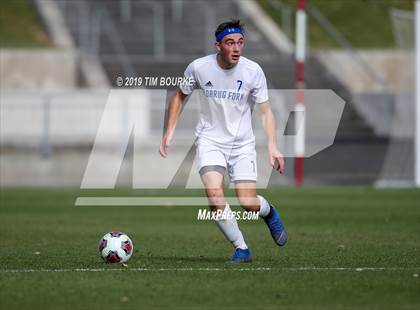 Thumbnail 1 in Roaring Fork vs. Kent Denver (CHSAA 3A Final) photogallery.