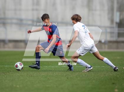 Thumbnail 3 in Roaring Fork vs. Kent Denver (CHSAA 3A Final) photogallery.