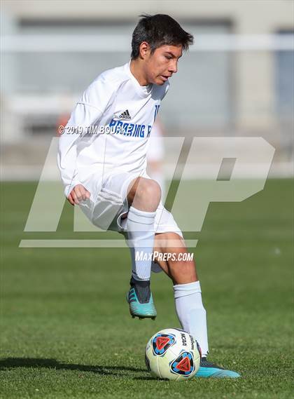 Thumbnail 3 in Roaring Fork vs. Kent Denver (CHSAA 3A Final) photogallery.
