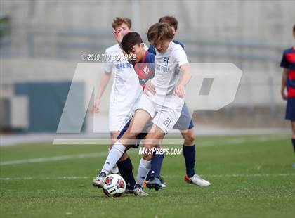 Thumbnail 1 in Roaring Fork vs. Kent Denver (CHSAA 3A Final) photogallery.