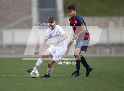 Thumbnail 1 in Roaring Fork vs. Kent Denver (CHSAA 3A Final) photogallery.