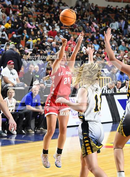Thumbnail 3 in Pima vs. St. Johns (AIA 2A Semifinal) photogallery.