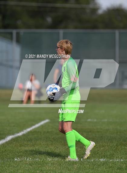 Thumbnail 2 in Limestone vs. Illinois Valley Central photogallery.