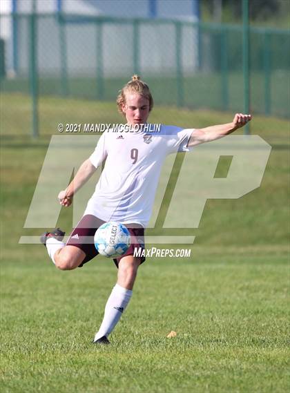 Thumbnail 2 in Limestone vs. Illinois Valley Central photogallery.