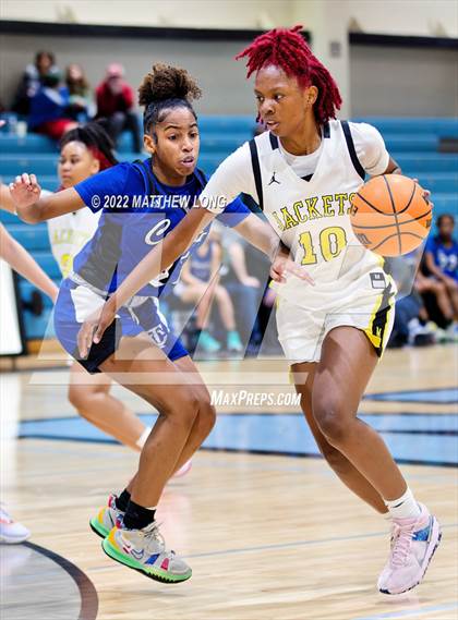 Thumbnail 3 in McAdory vs Tuscaloosa County (Jaguar Thanksgiving Jam) photogallery.