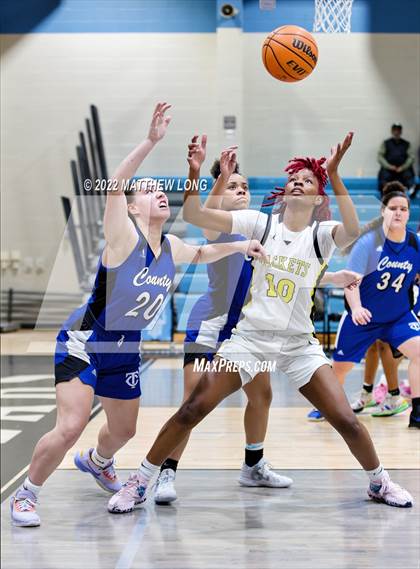 Thumbnail 2 in McAdory vs Tuscaloosa County (Jaguar Thanksgiving Jam) photogallery.