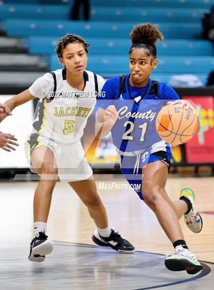 Thumbnail 2 in McAdory vs Tuscaloosa County (Jaguar Thanksgiving Jam) photogallery.