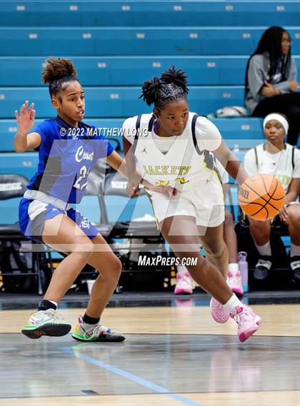Thumbnail 2 in McAdory vs Tuscaloosa County (Jaguar Thanksgiving Jam) photogallery.